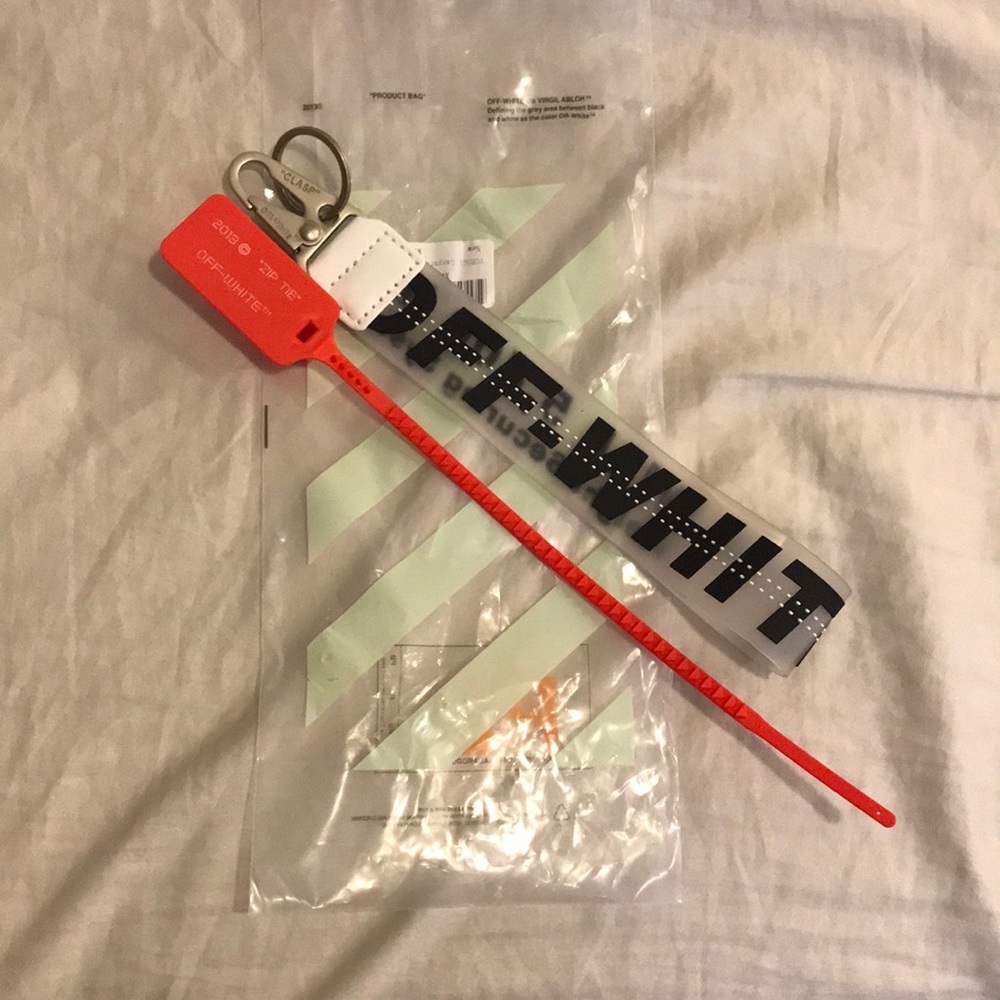 Off-white big keychain